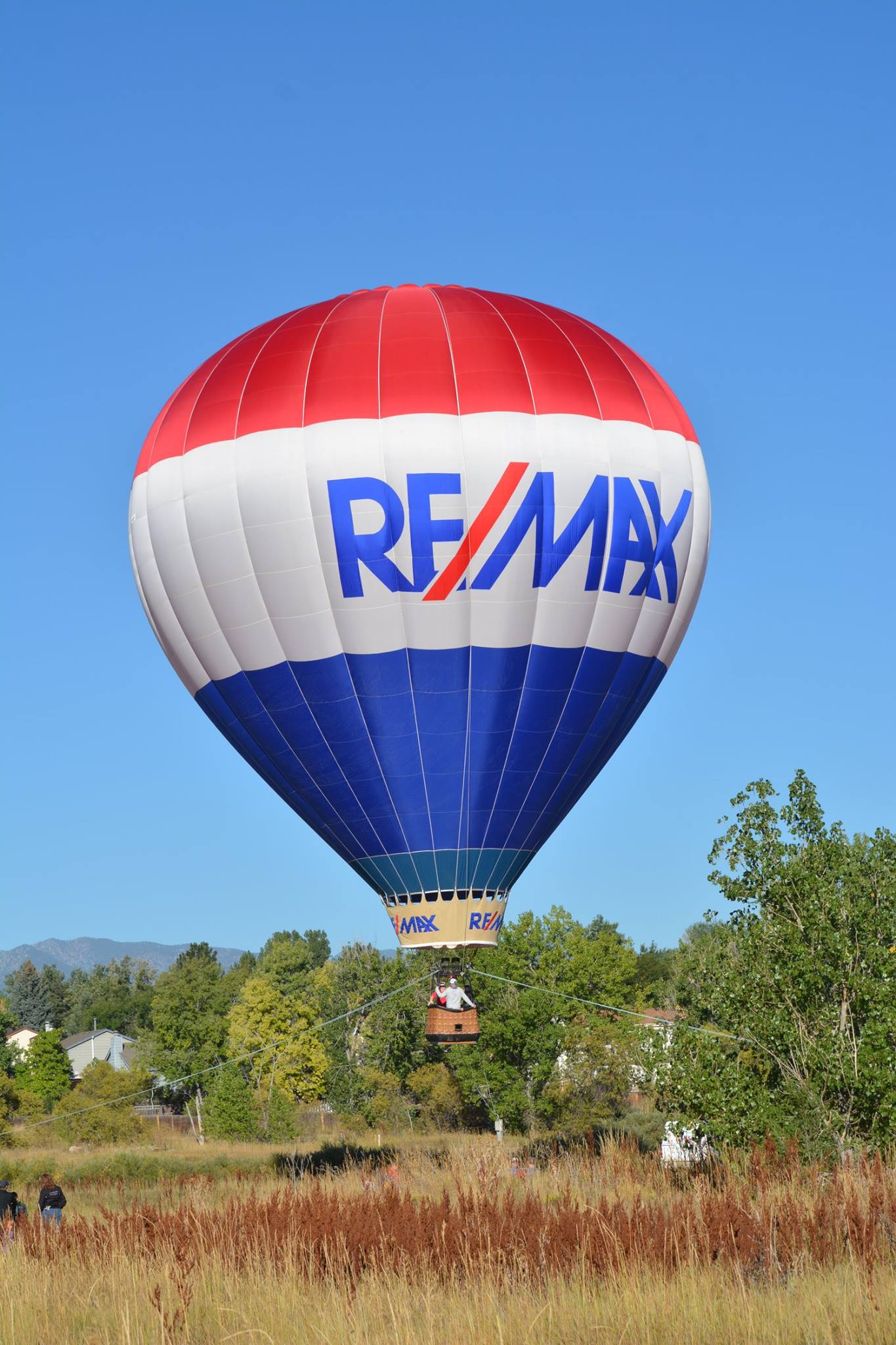 Re/Max Balloon in Air